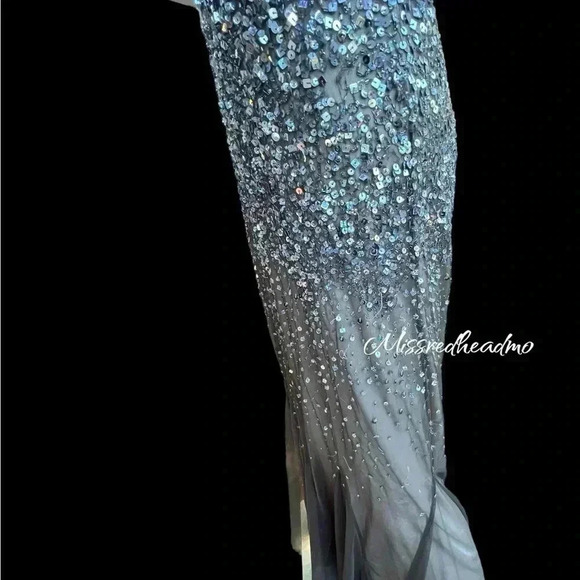 ~Long Sequin Dress~ with Flaws - Size 6 - Picture 8 of 10